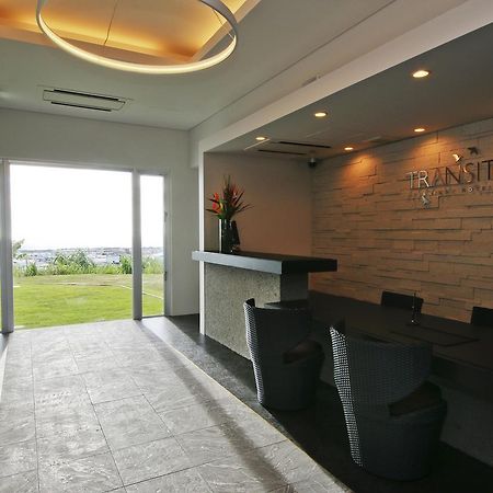 Transit Overnight Hotel Йомитан Экстерьер фото